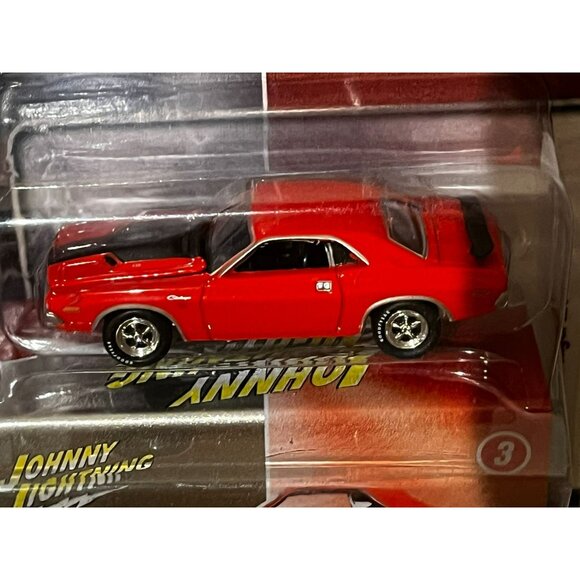 2022 JOHNNY LIGHTNING 1970 DODGE CHALLENGER STORAGE TIN Release 3/NO 3, 1:64 - Picture 4 of 11